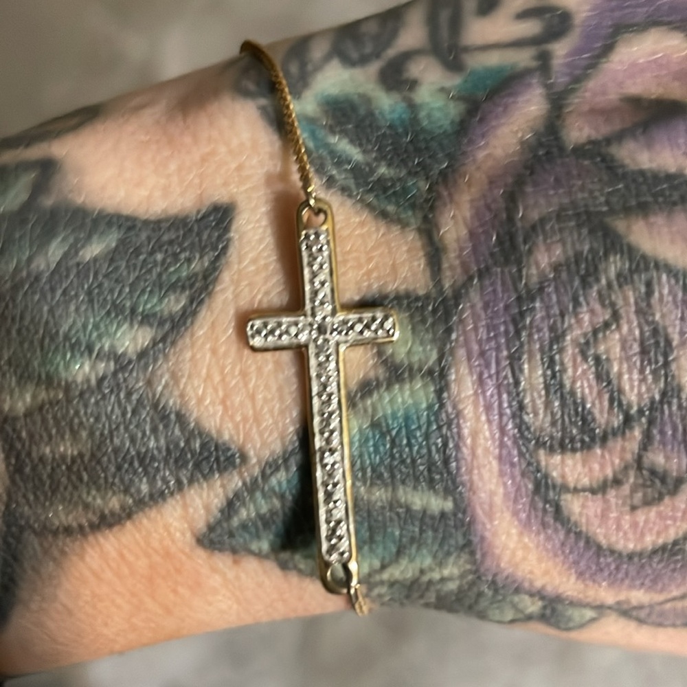 NWT Cross Bracelet